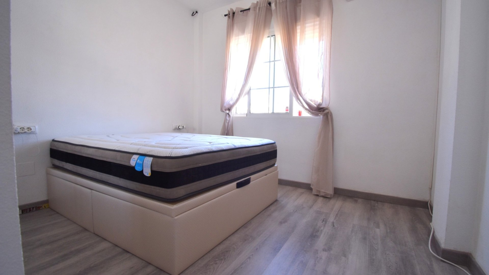 Reventa - Chalets -
Orihuela Costa - Playa Flamenca