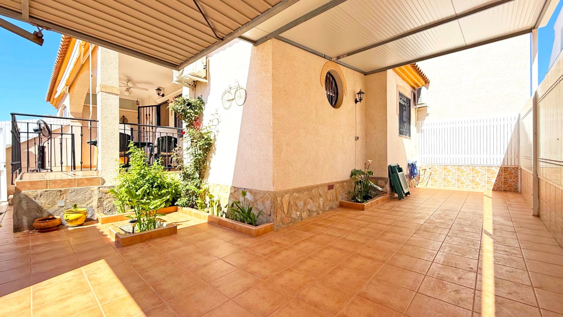 Reventa - Chalets -
Orihuela Costa - Playa Flamenca