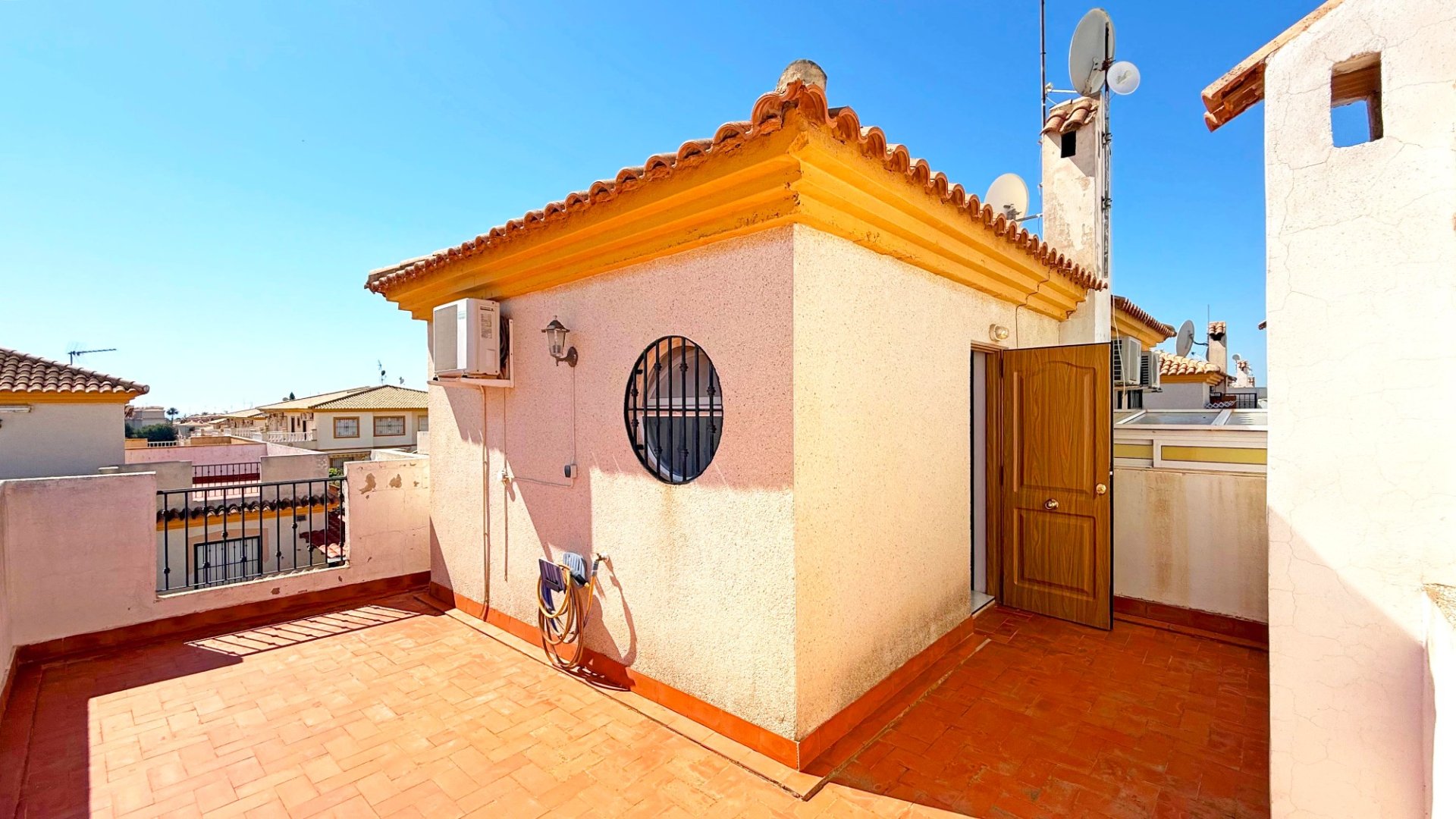Reventa - Chalets -
Orihuela Costa - Playa Flamenca