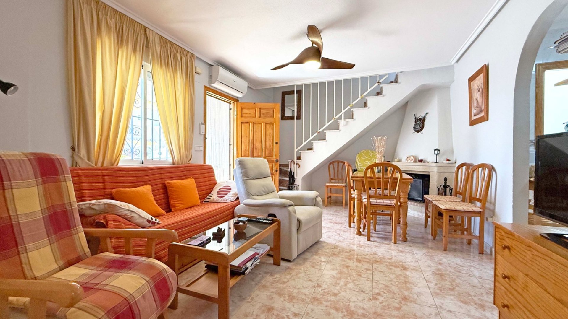 Reventa - Chalets -
Orihuela Costa - Playa Flamenca
