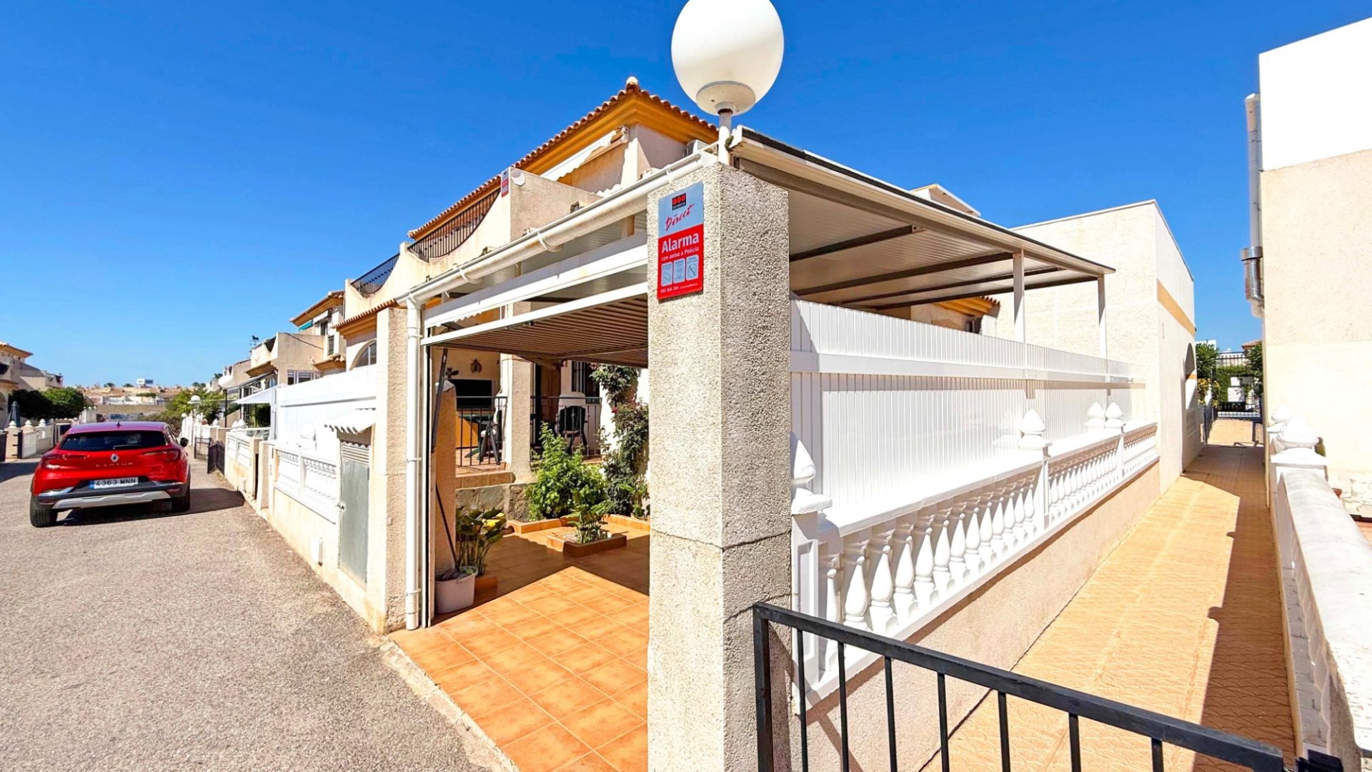 Reventa - Chalets -
Orihuela Costa - Playa Flamenca