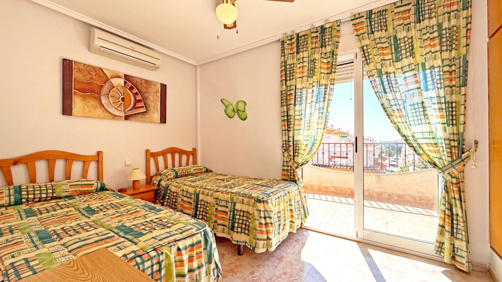 Reventa - Chalets -
Orihuela Costa - Playa Flamenca