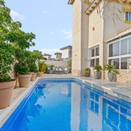 Reventa - Chalets -
Orihuela Costa - Playa Flamenca