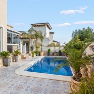 Reventa - Chalets -
Orihuela Costa - Playa Flamenca