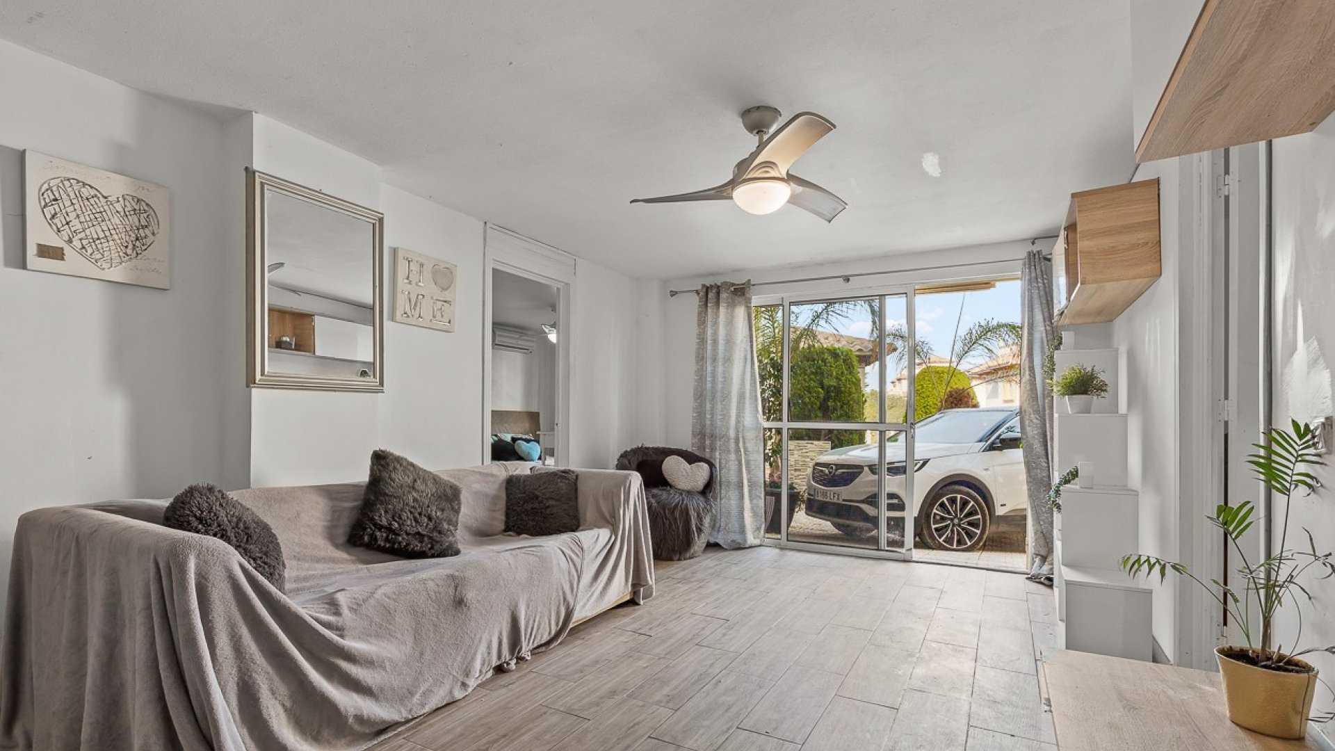 Reventa - Chalets -
Orihuela Costa - Playa Flamenca