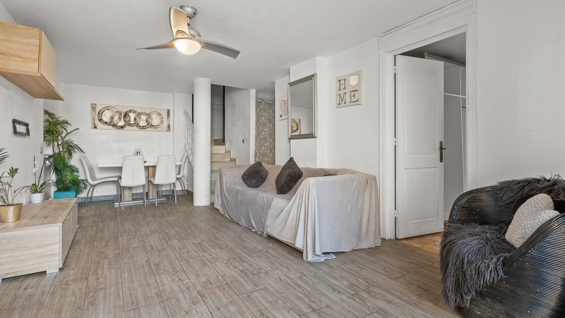 Reventa - Chalets -
Orihuela Costa - Playa Flamenca