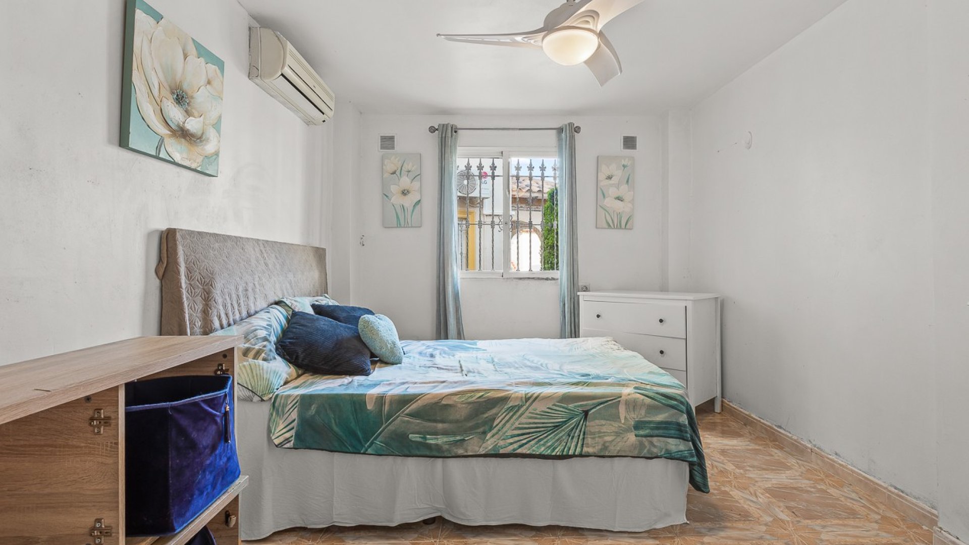 Reventa - Chalets -
Orihuela Costa - Playa Flamenca