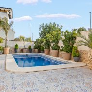 Reventa - Chalets -
Orihuela Costa - Playa Flamenca