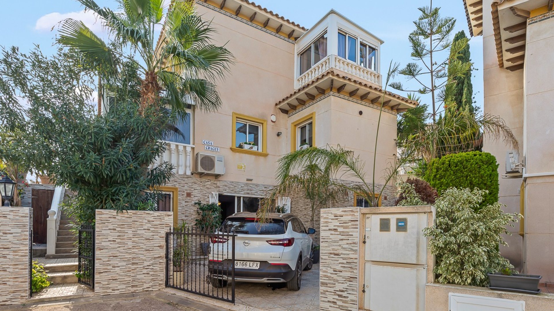 Reventa - Chalets -
Orihuela Costa - Playa Flamenca