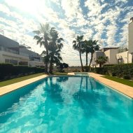 Reventa - Chalets -
Orihuela Costa - Punta Prima