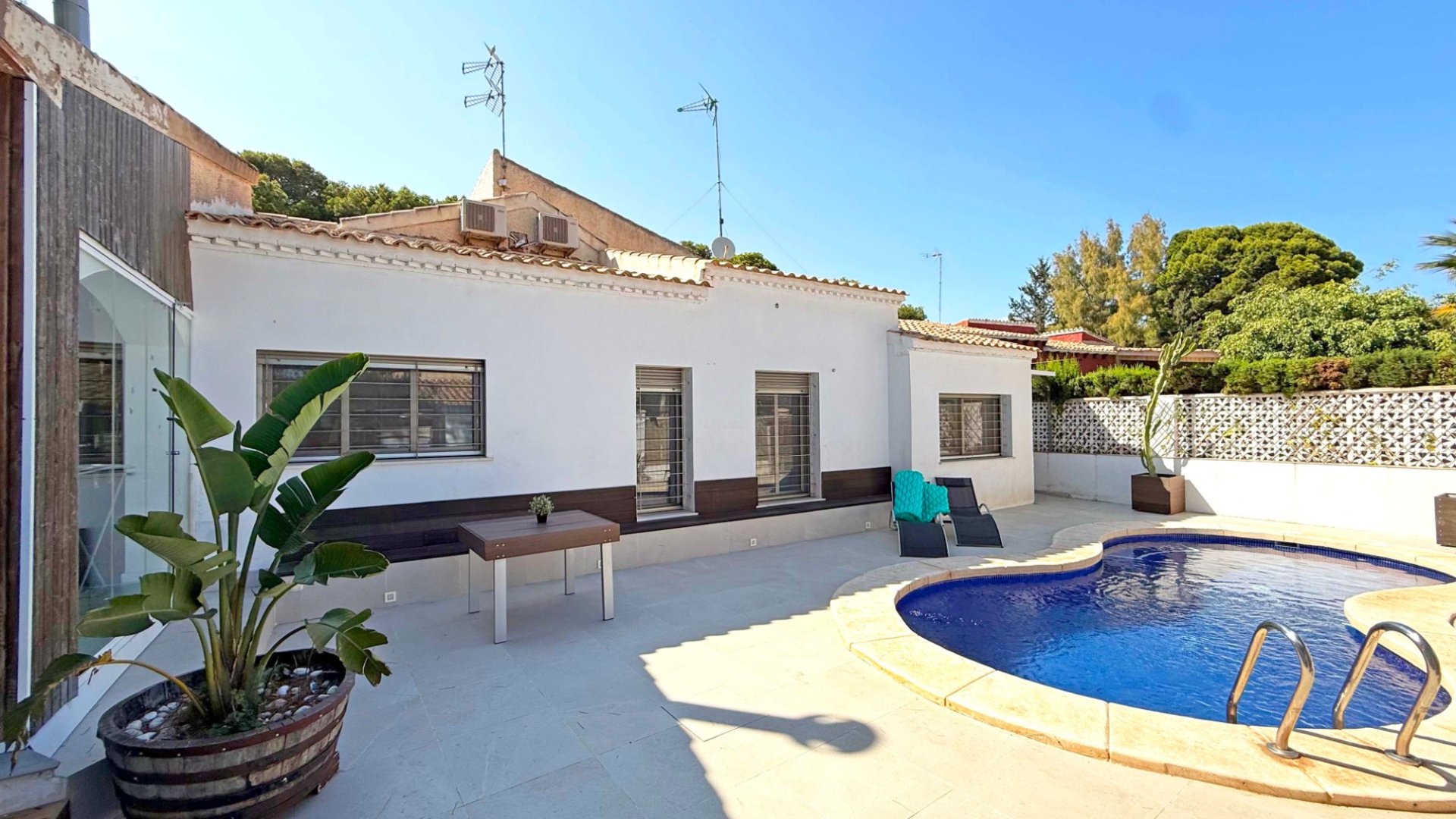 Reventa - Chalets -
Orihuela Costa - Punta Prima