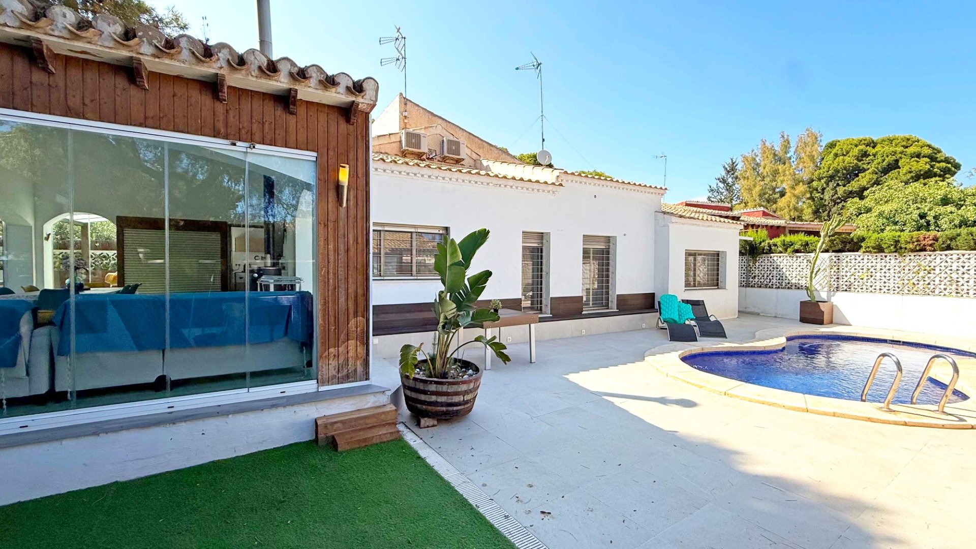 Reventa - Chalets -
Orihuela Costa - Punta Prima