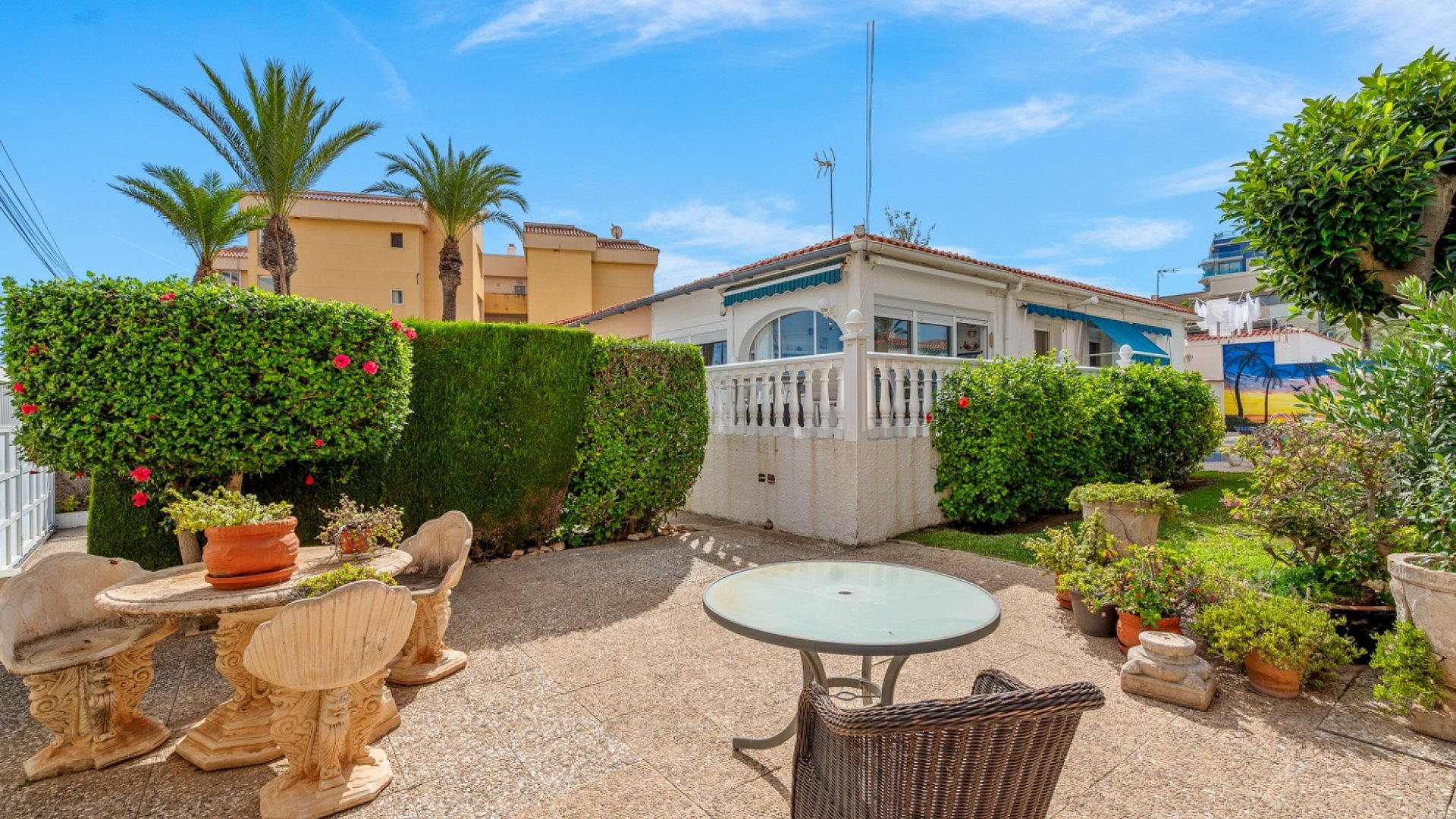 Reventa - Chalets -
Orihuela Costa - Punta Prima