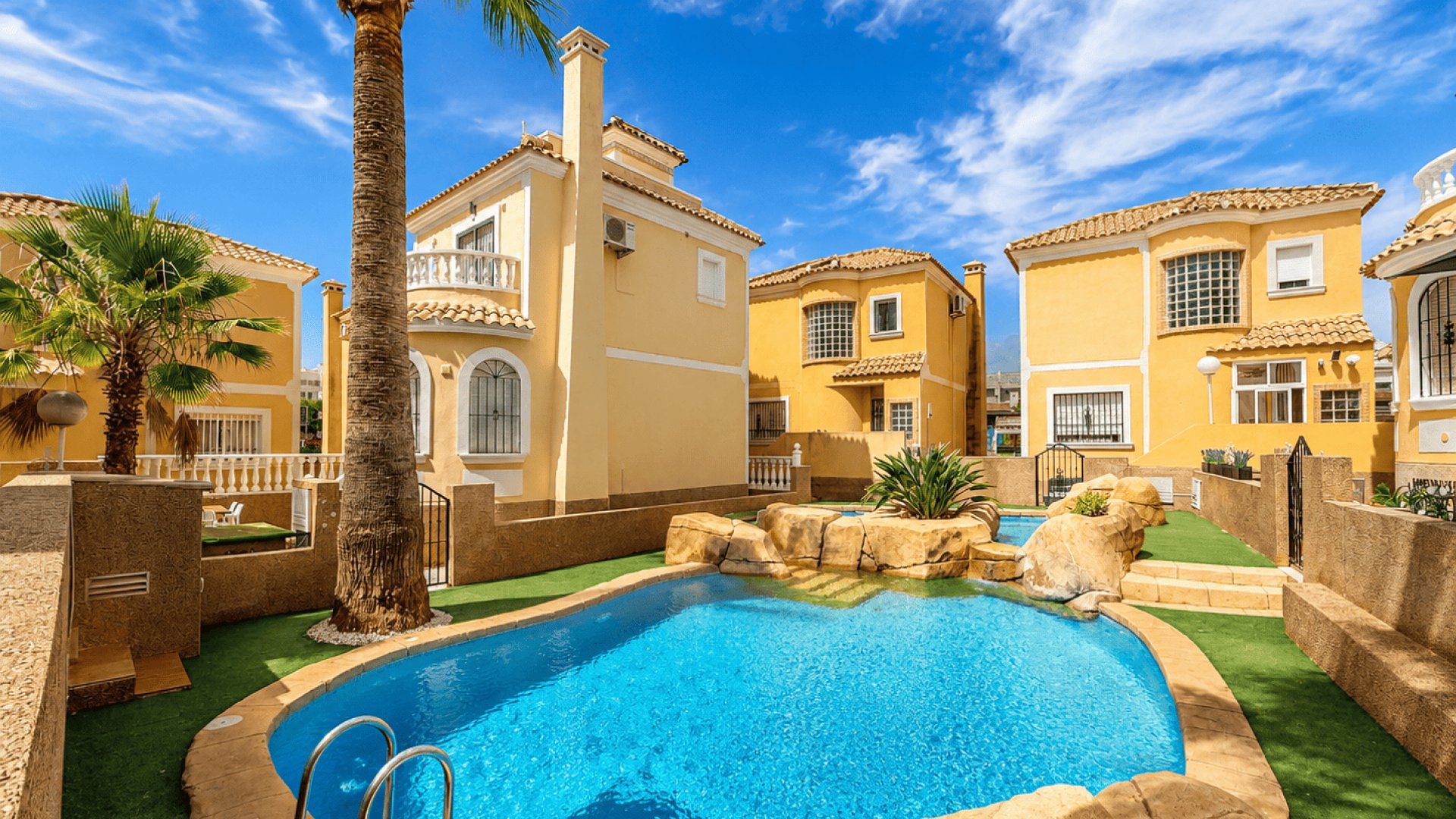 Reventa - Chalets -
Orihuela Costa - Villamartín - Las Filipinas