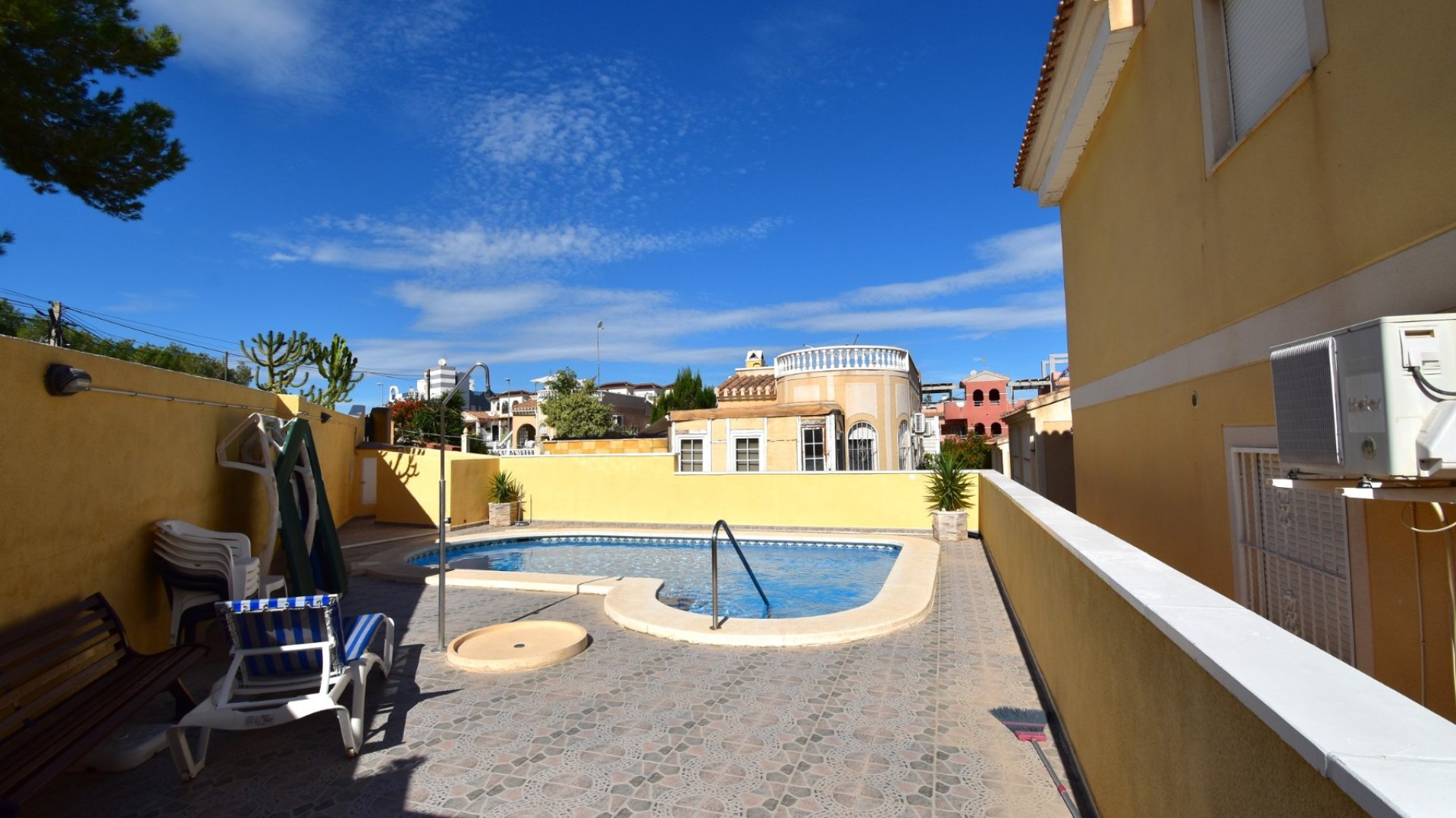 Reventa - Chalets -
Orihuela Costa - Villamartín
