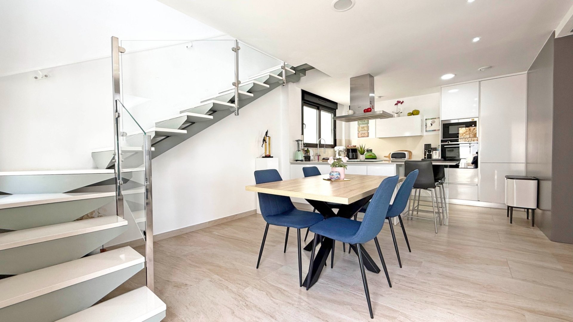 Reventa - Chalets -
Orihuela Costa - Villamartín