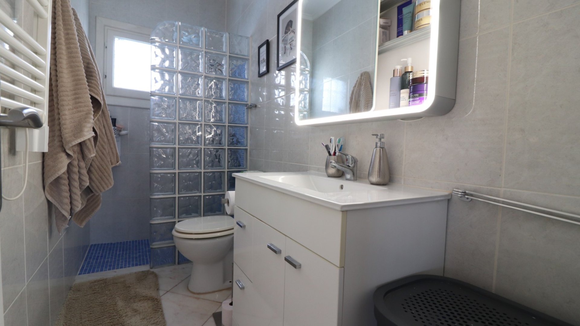 Reventa - Chalets -
Orihuela Costa - Villamartín