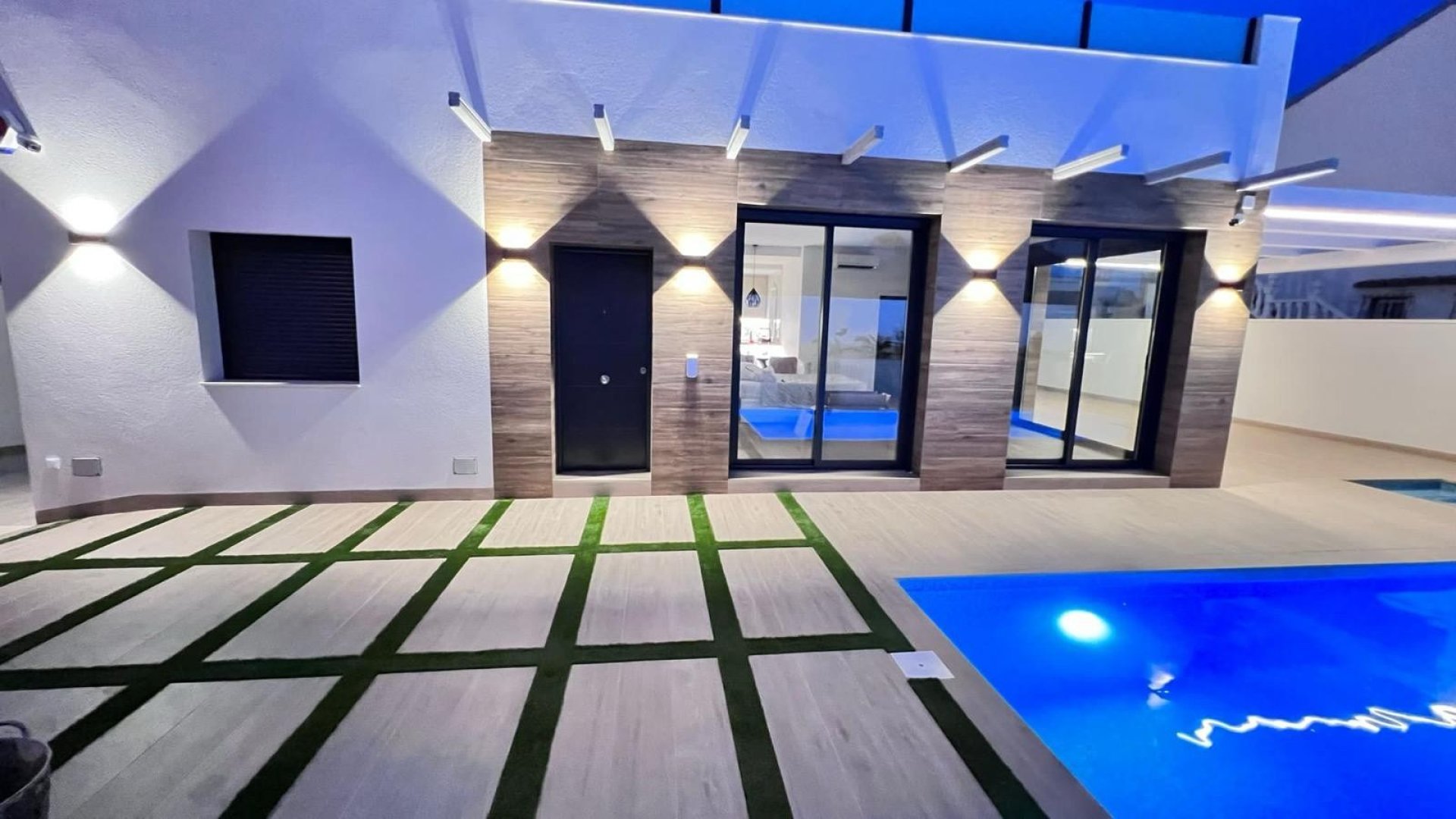 Reventa - Chalets -
Orihuela Costa - Villamartín