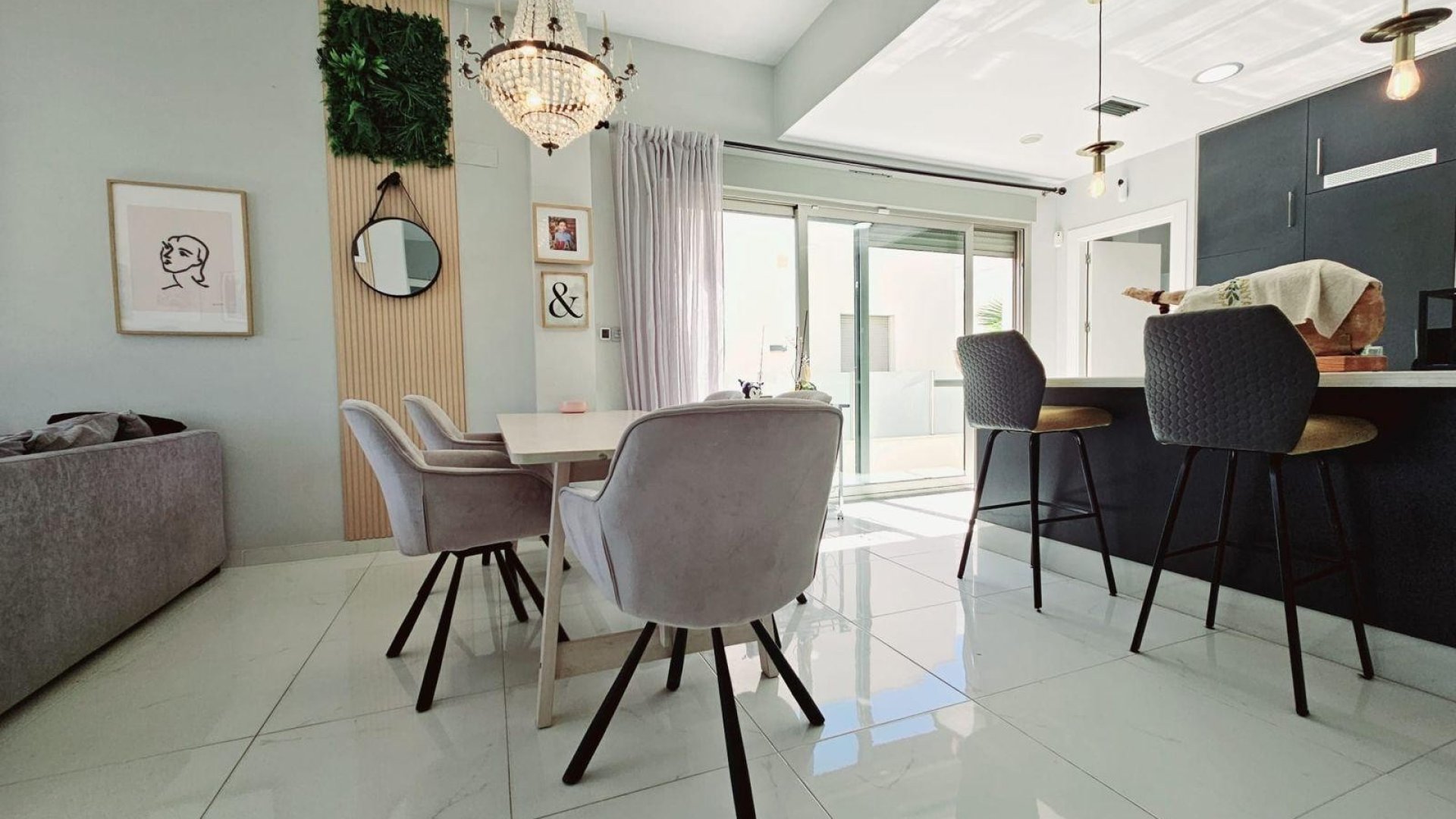 Reventa - Chalets -
Orihuela Costa - Villamartín