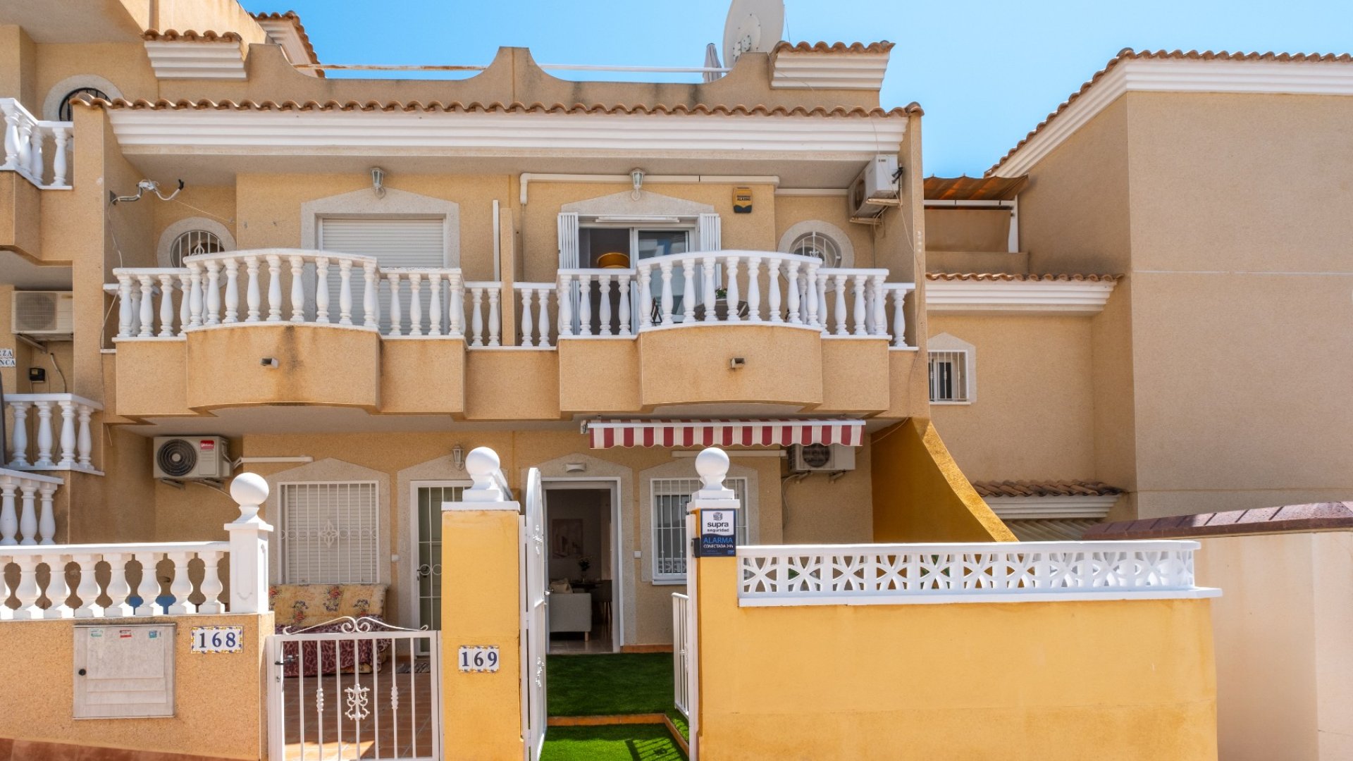 Reventa - Chalets -
Orihuela Costa - Villamartín