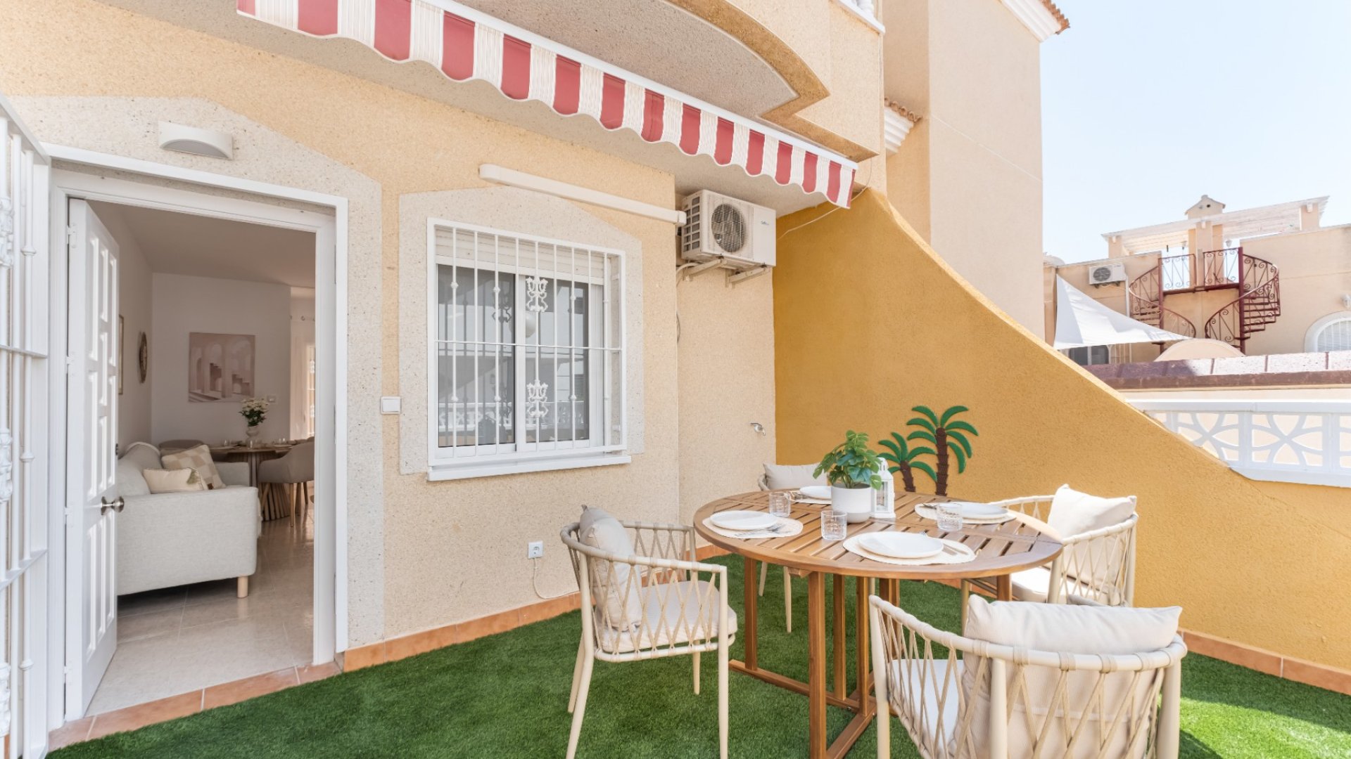 Reventa - Chalets -
Orihuela Costa - Villamartín