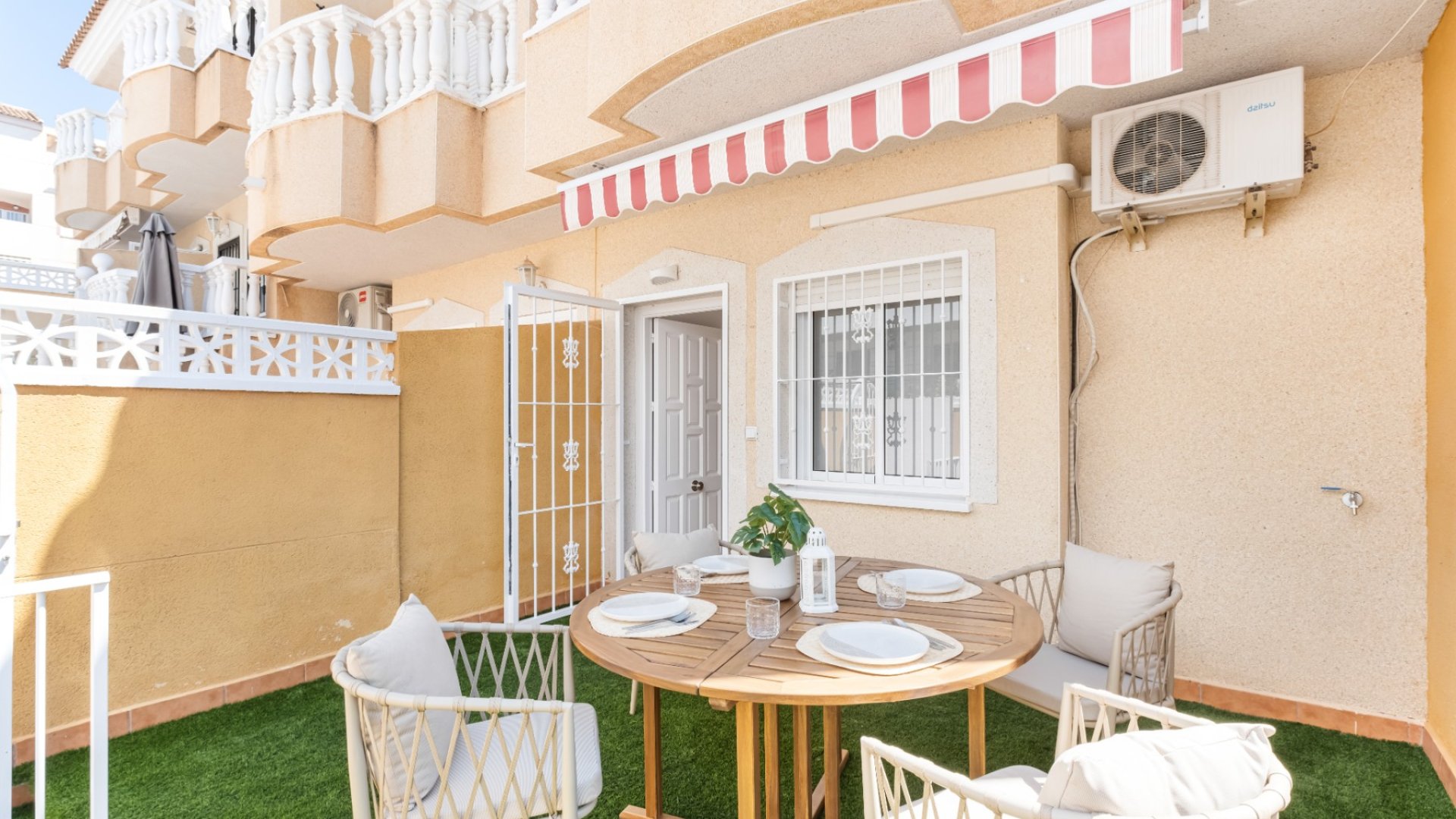 Reventa - Chalets -
Orihuela Costa - Villamartín