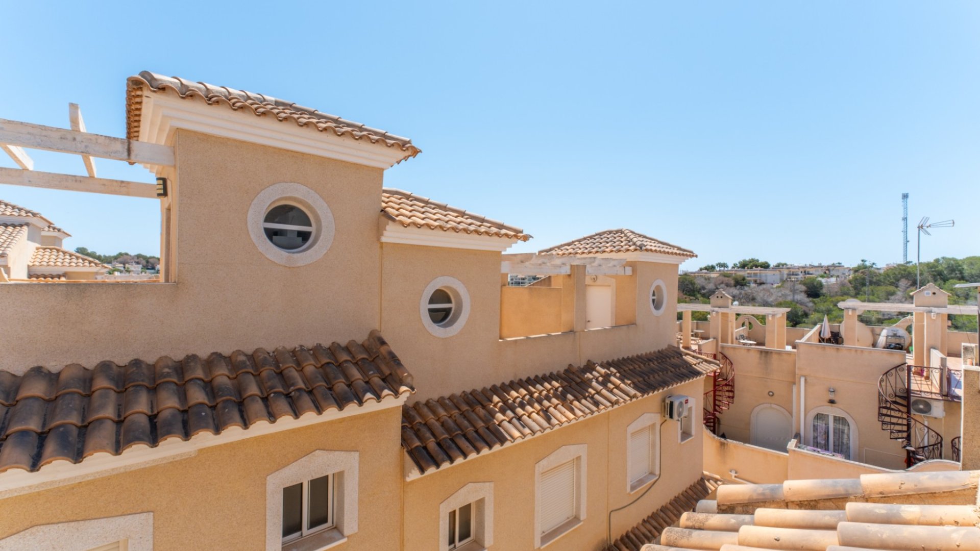 Reventa - Chalets -
Orihuela Costa - Villamartín