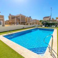 Reventa - Chalets -
Orihuela Costa - Villamartín