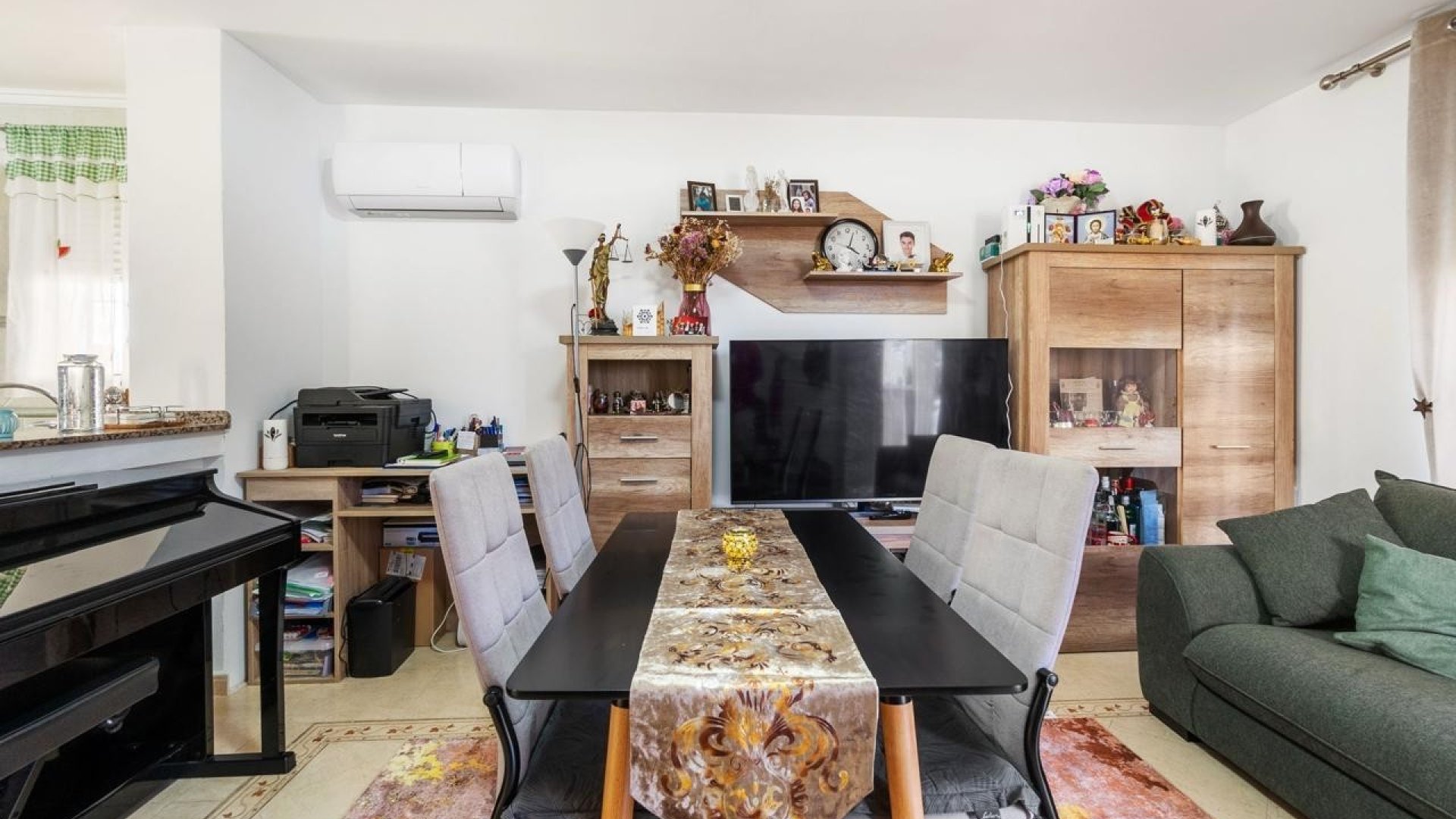 Reventa - Chalets -
Orihuela Costa - Villamartín