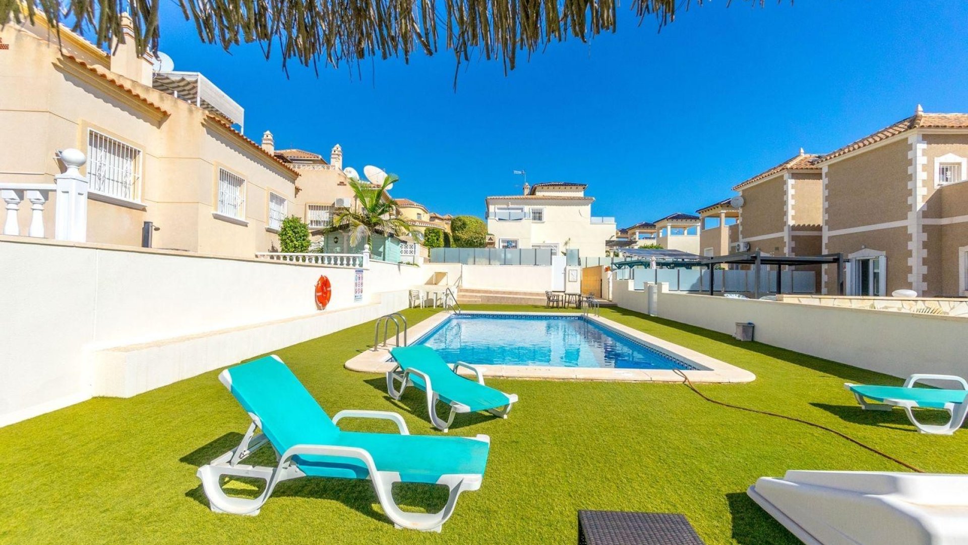 Reventa - Chalets -
Orihuela Costa - Villamartín