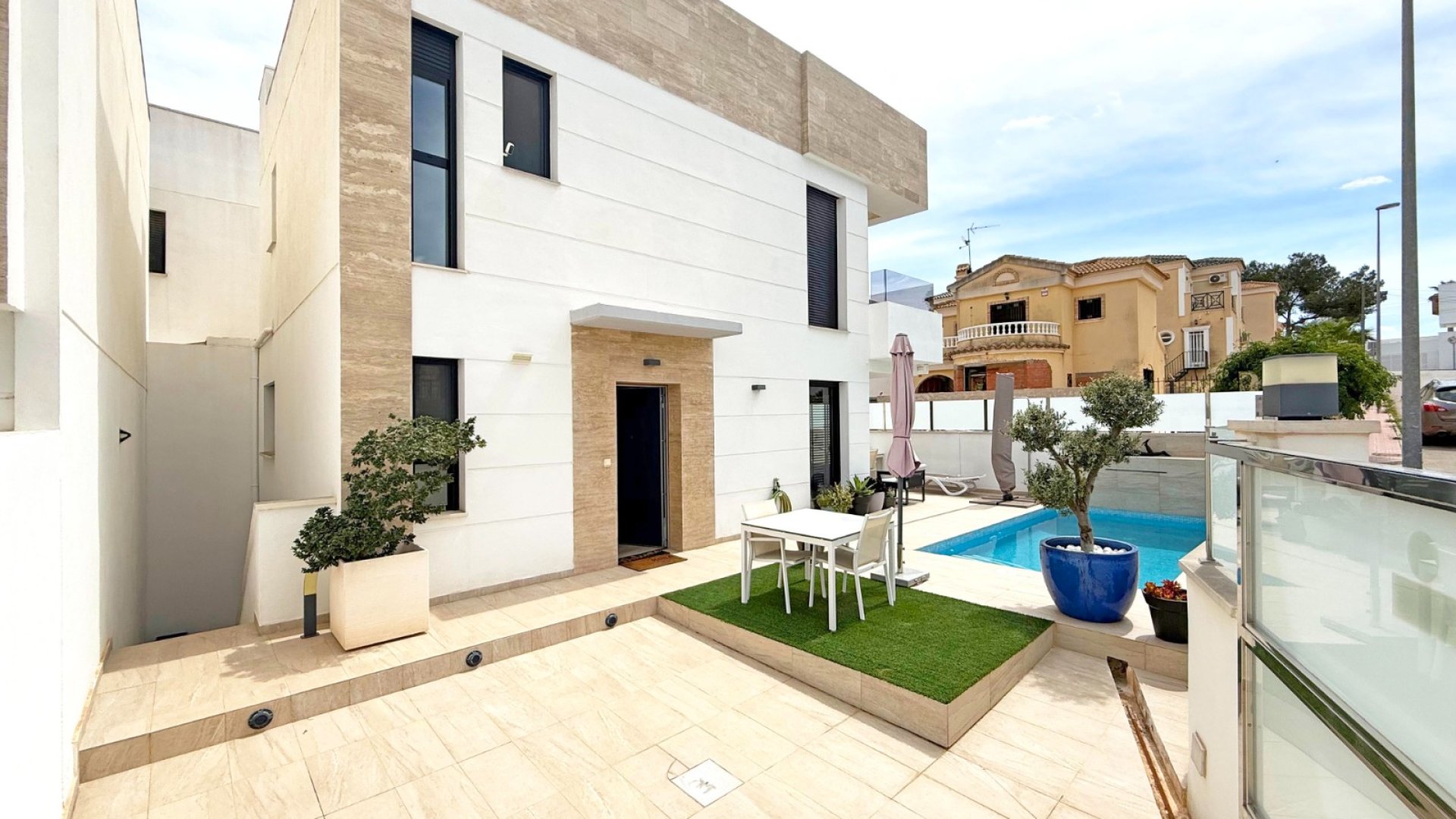 Reventa - Chalets -
Orihuela Costa - Villamartín