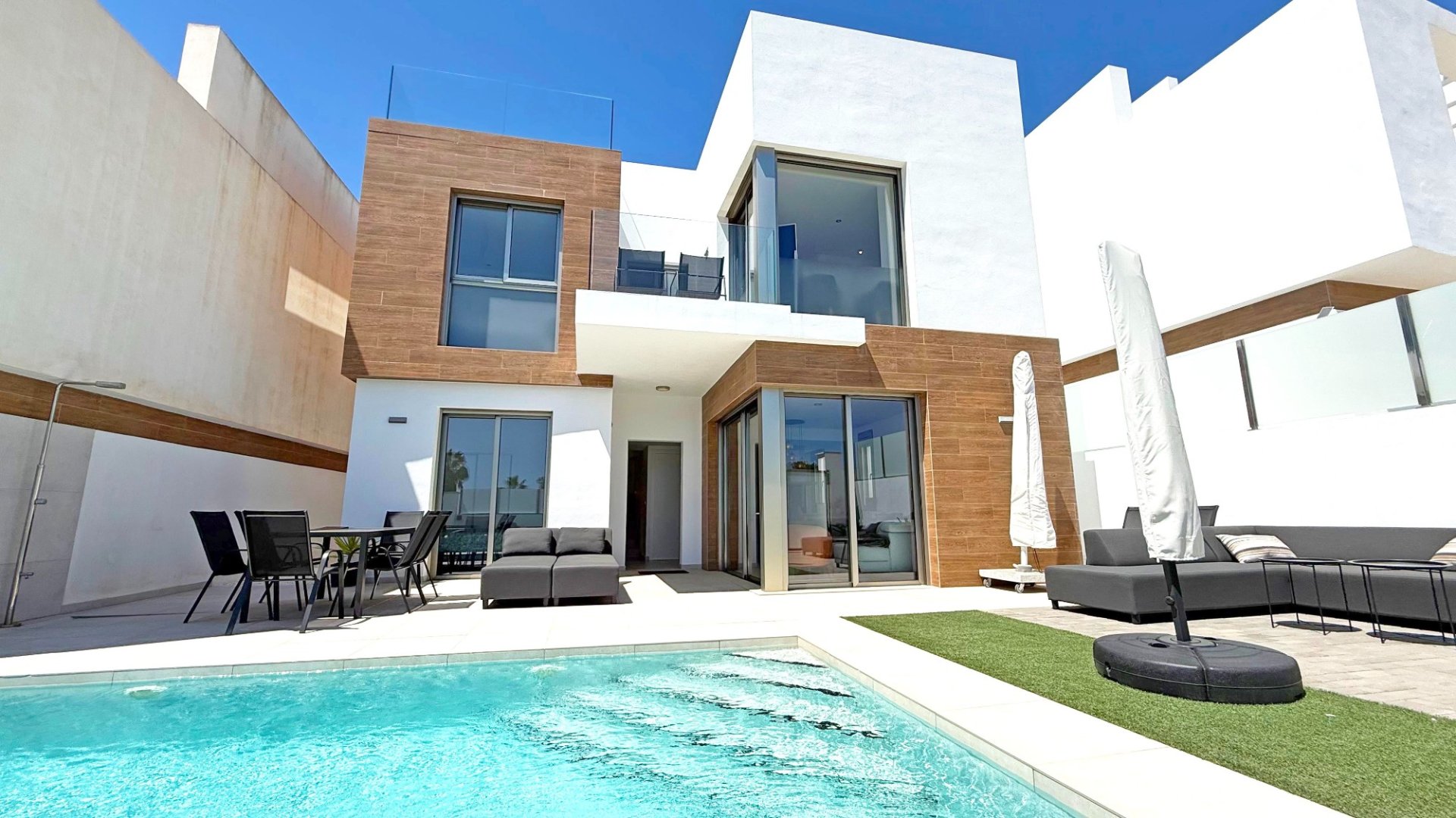 Reventa - Chalets -
Orihuela Costa - Villamartín