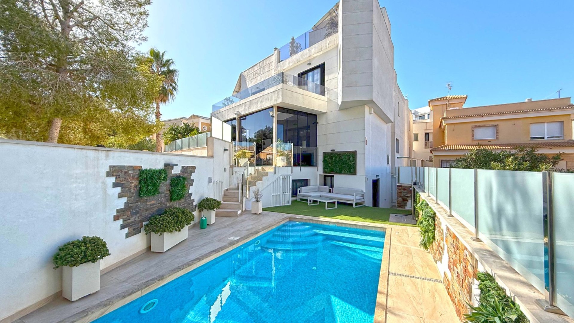 Reventa - Chalets -
Orihuela Costa - Villamartín