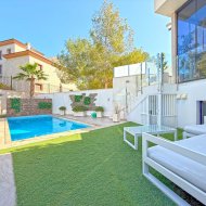 Reventa - Chalets -
Orihuela Costa - Villamartín