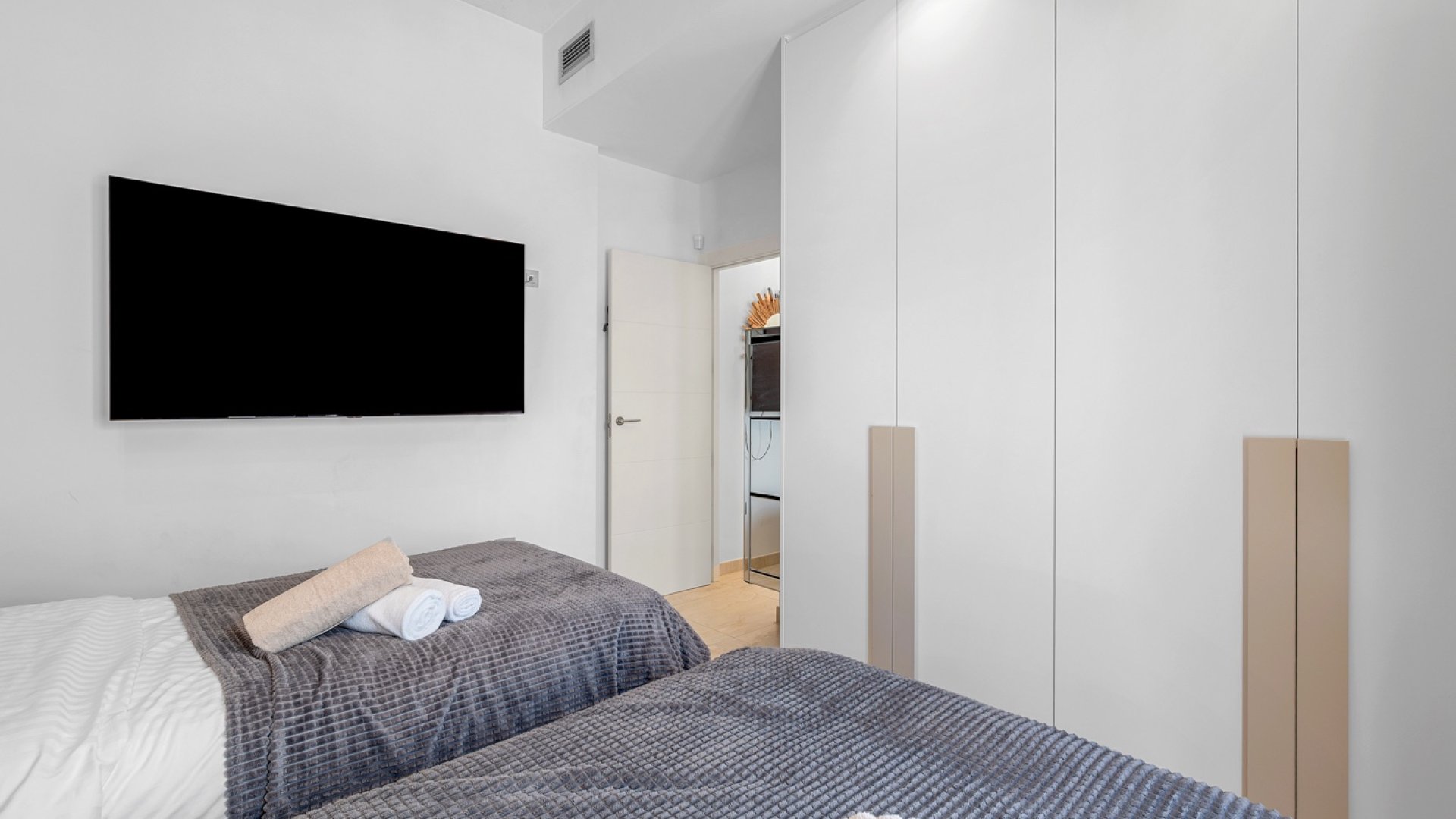 Reventa - Chalets -
Orihuela Costa - Villamartín