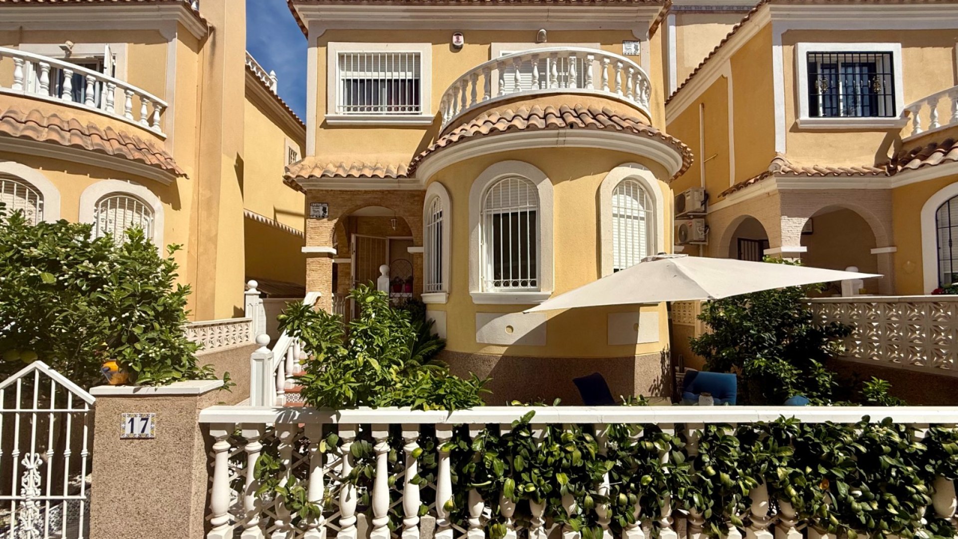 Reventa - Chalets -
Orihuela Costa - Villamartín