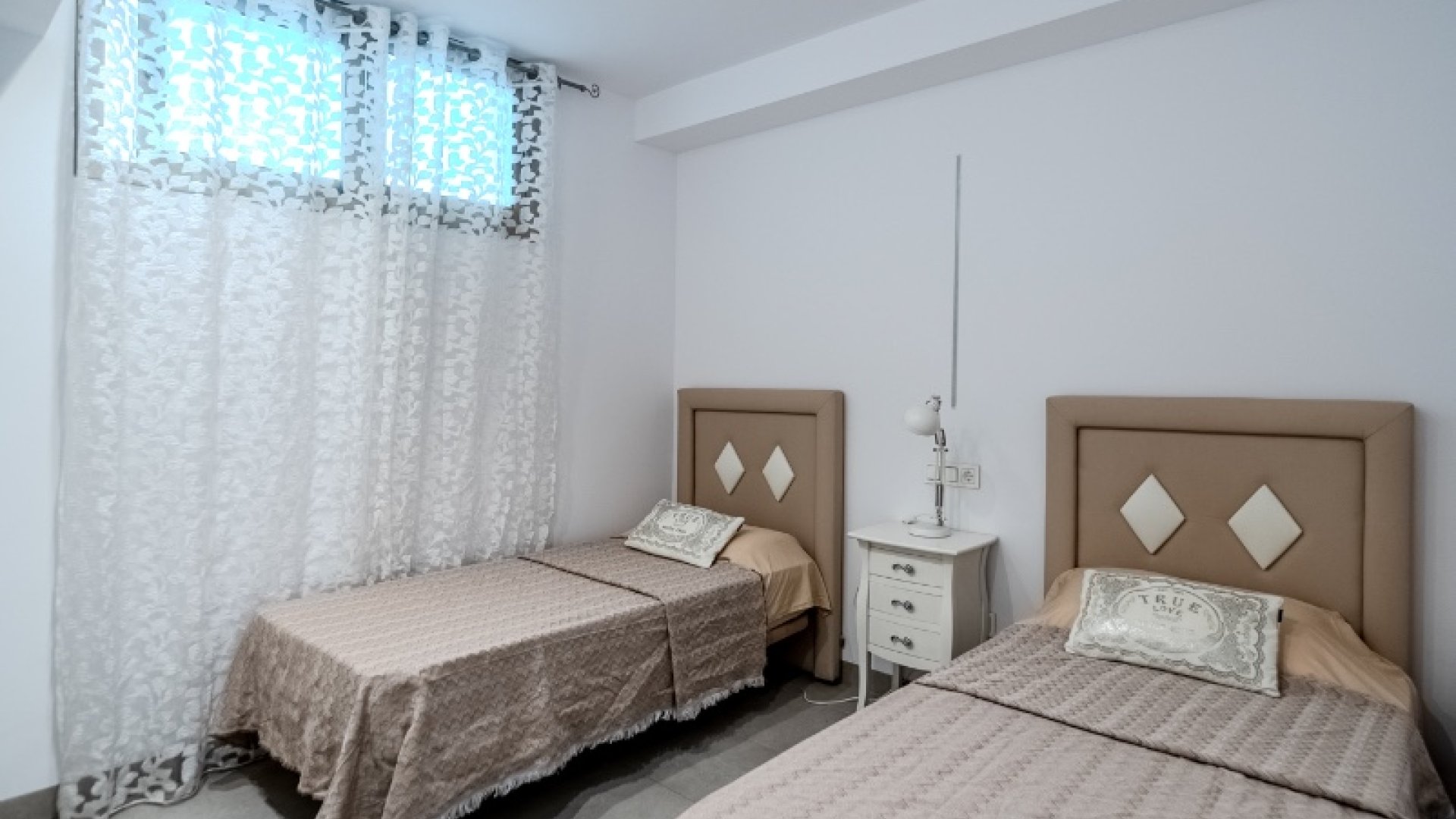 Reventa - Chalets -
Orihuela Costa - Villamartín