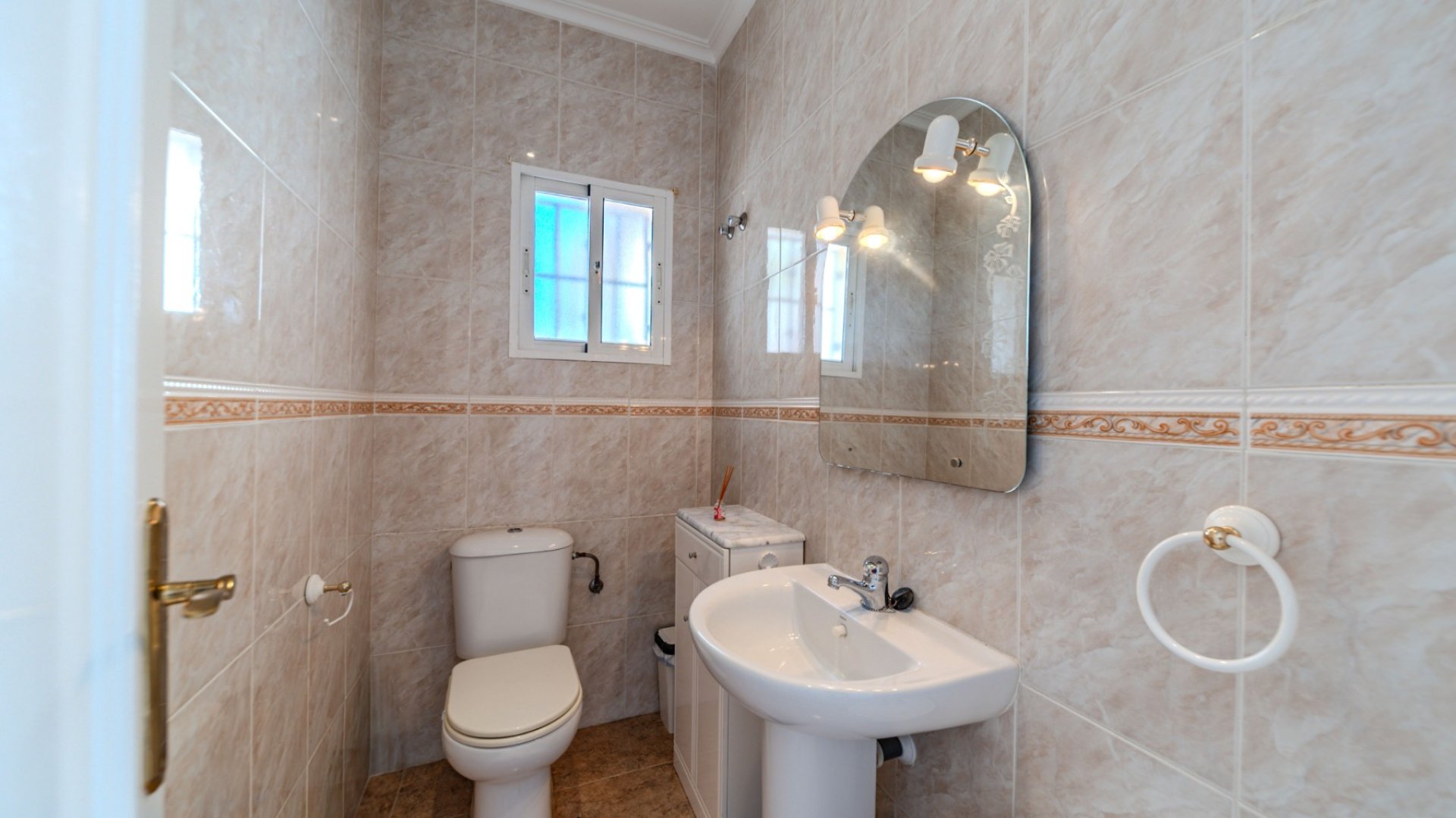 Reventa - Chalets -
Playa Flamenca - Orihuela Costa