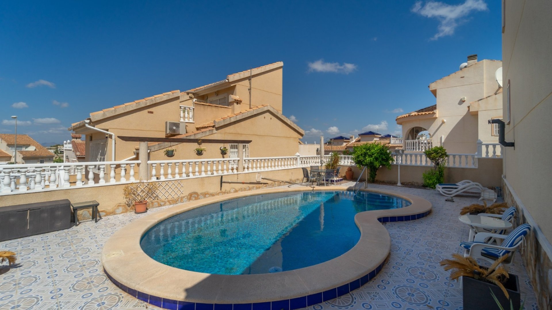 Reventa - Chalets -
Rojales - Benimar