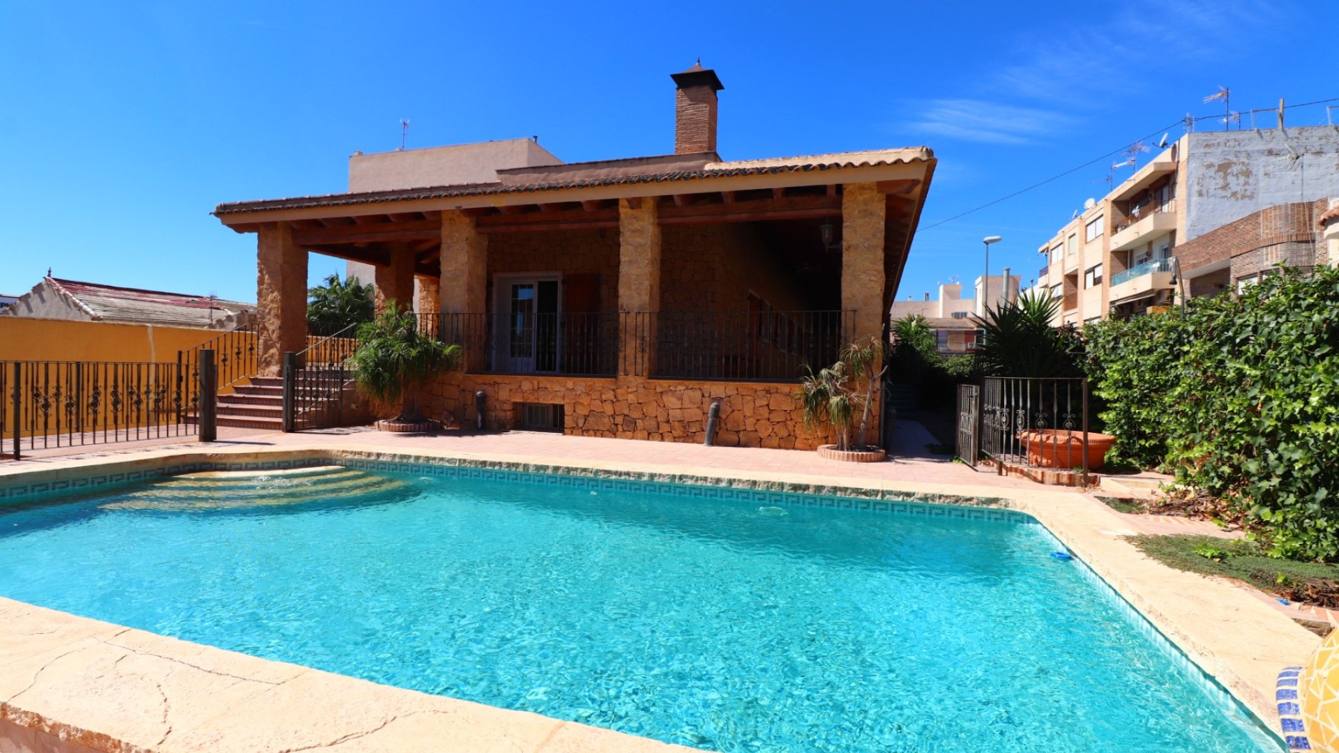Reventa - Chalets -
Rojales - Los Palacios