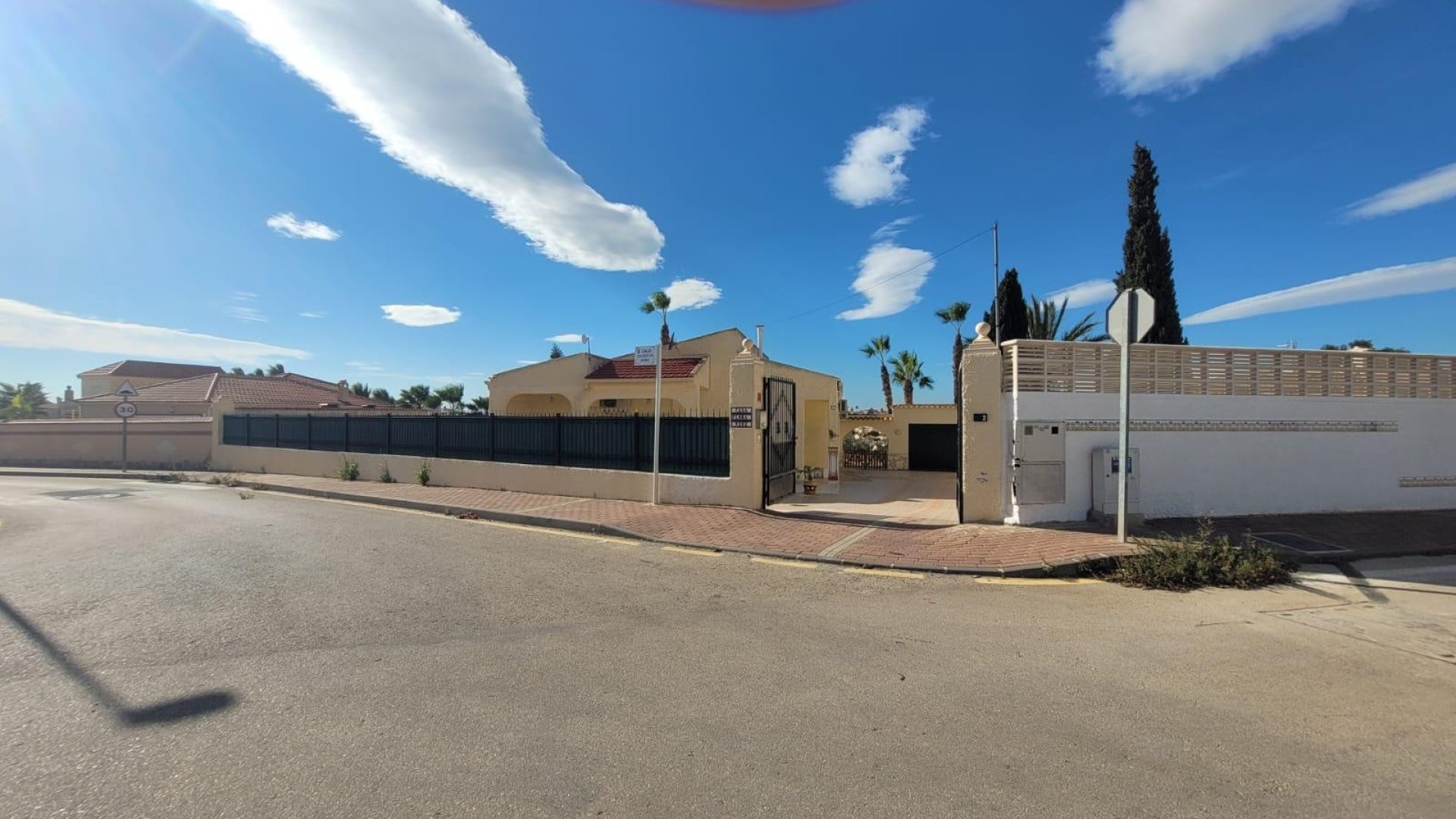Reventa - Chalets -
San Fulgencio - Urbanización La Marina