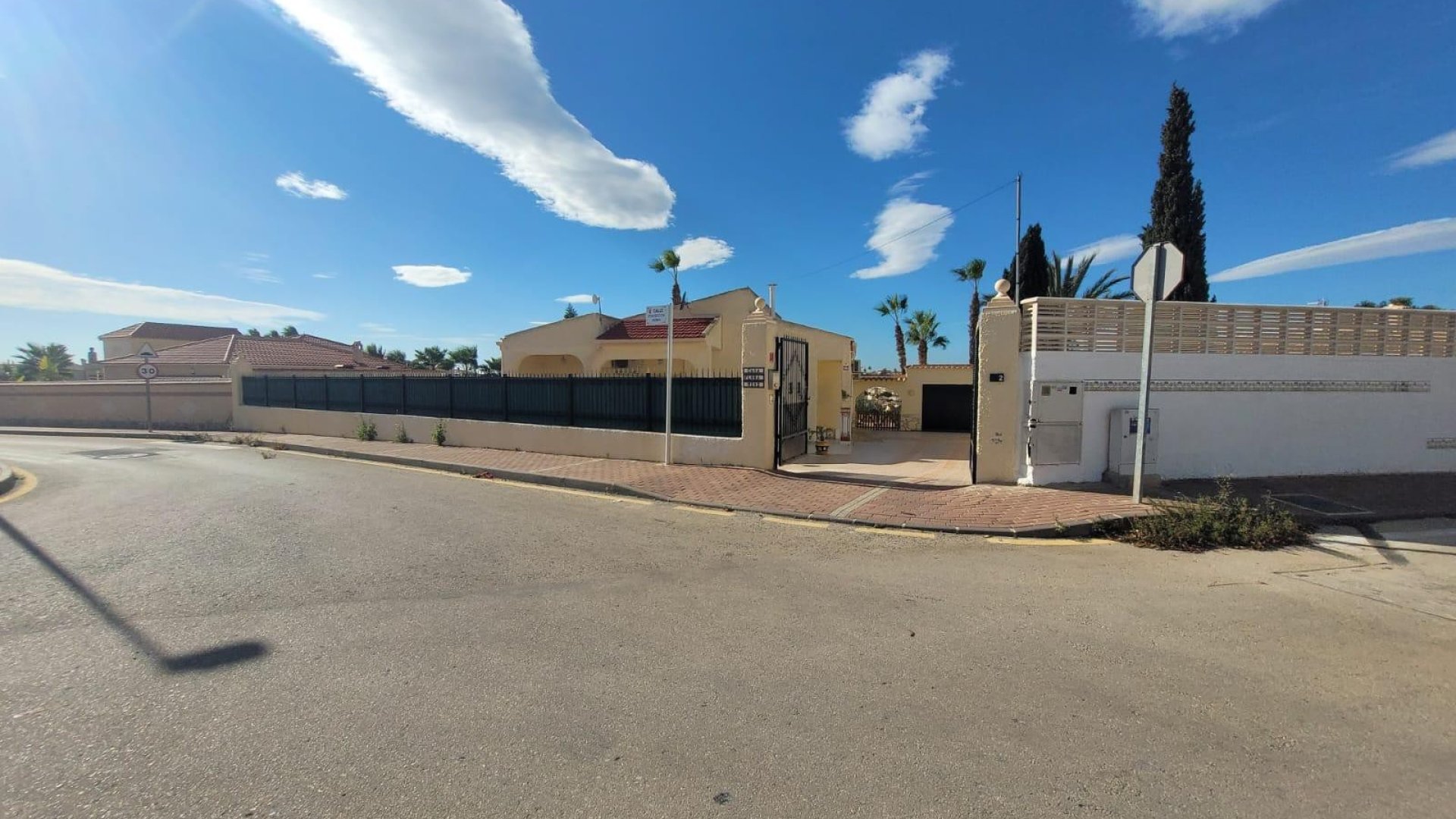 Reventa - Chalets -
San Fulgencio - Urbanización La Marina