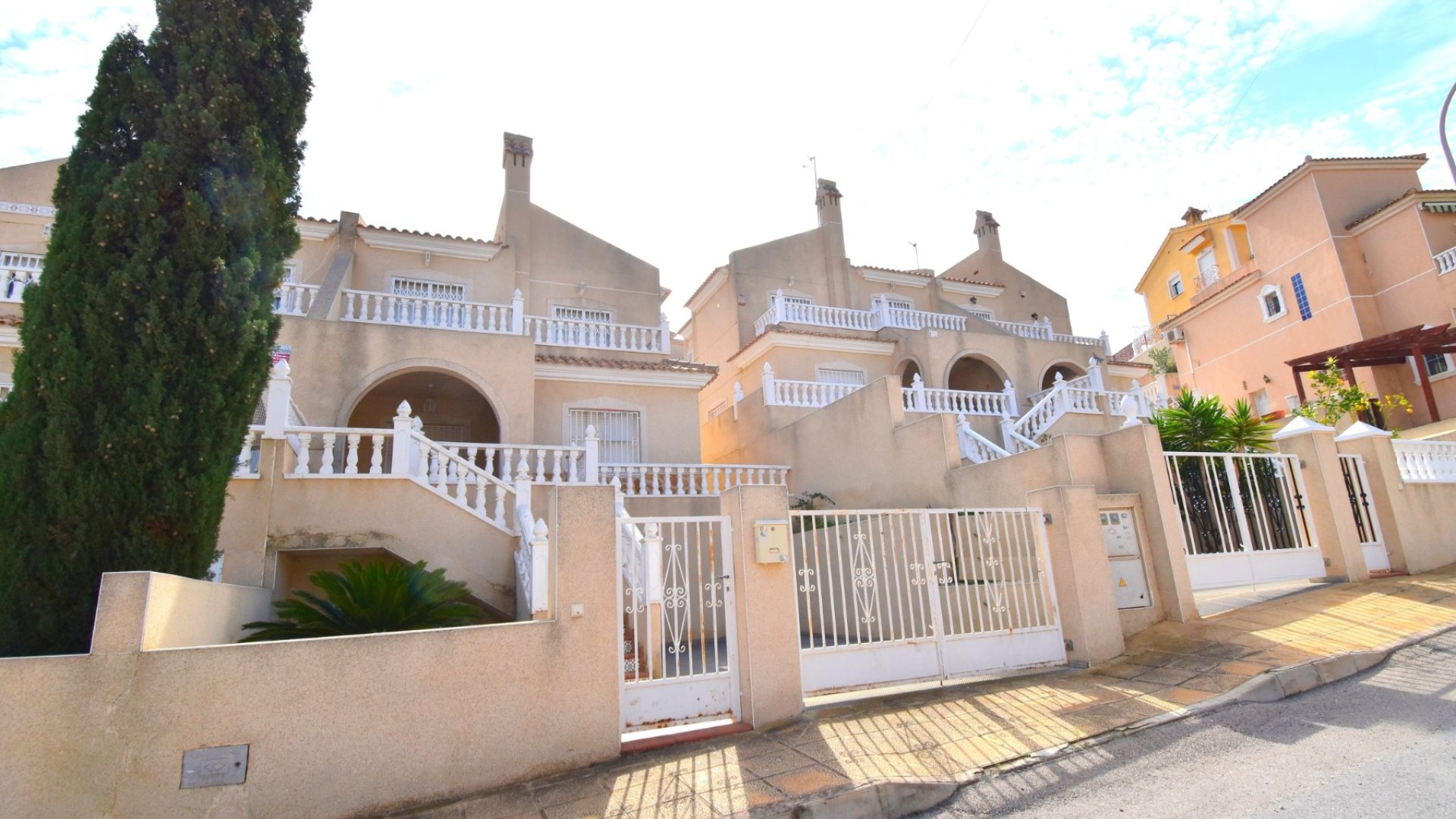 Reventa - Chalets -
San Miguel de Salinas - Blue Lagoon