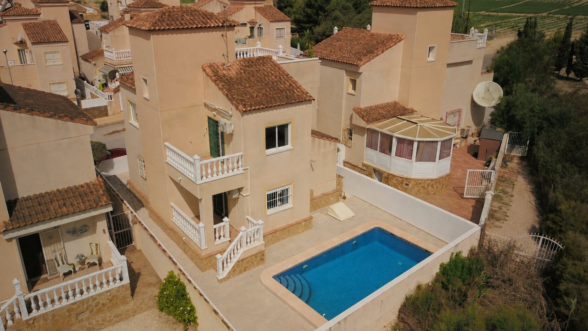 Reventa - Chalets -
San Miguel de Salinas - Lake View Mansions