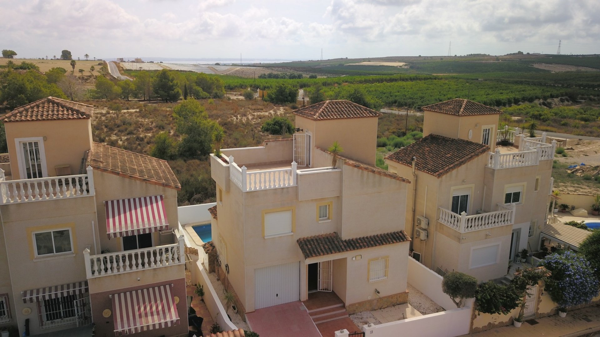 Reventa - Chalets -
San Miguel de Salinas - Lake View Mansions