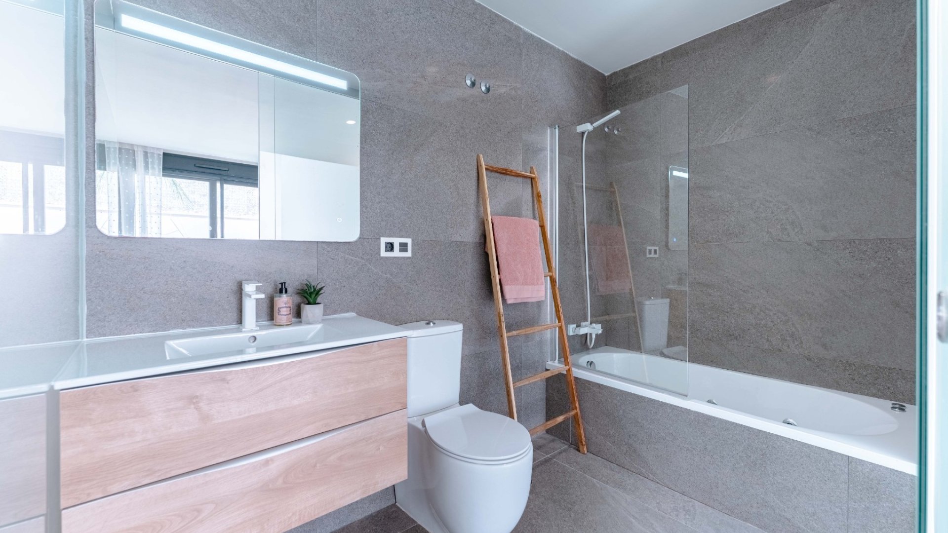 Reventa - Chalets -
San Miguel de Salinas