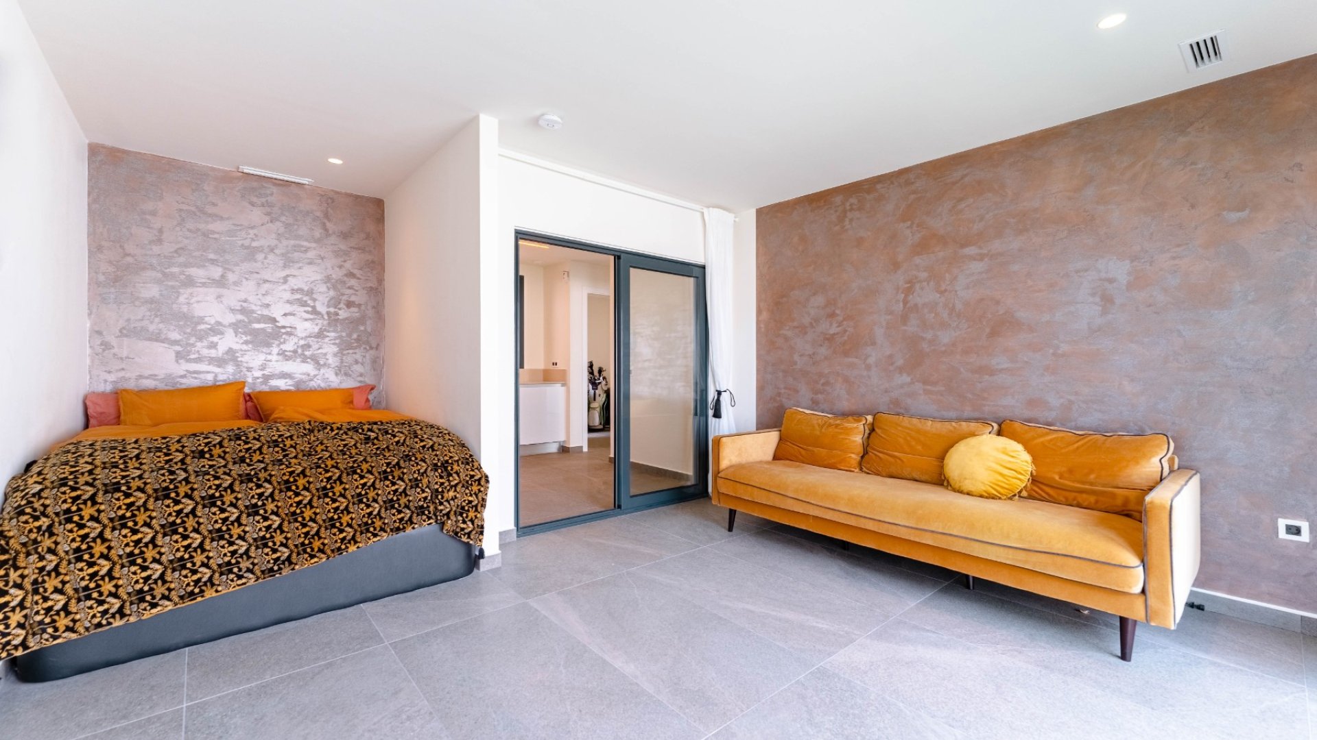 Reventa - Chalets -
San Miguel de Salinas