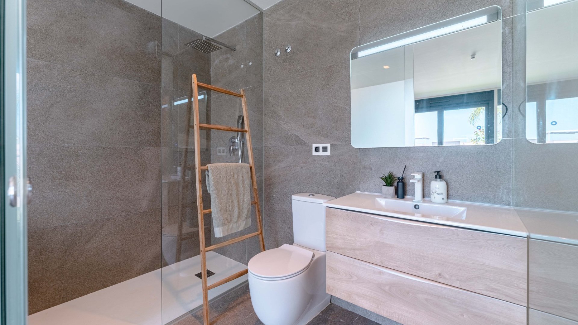 Reventa - Chalets -
San Miguel de Salinas