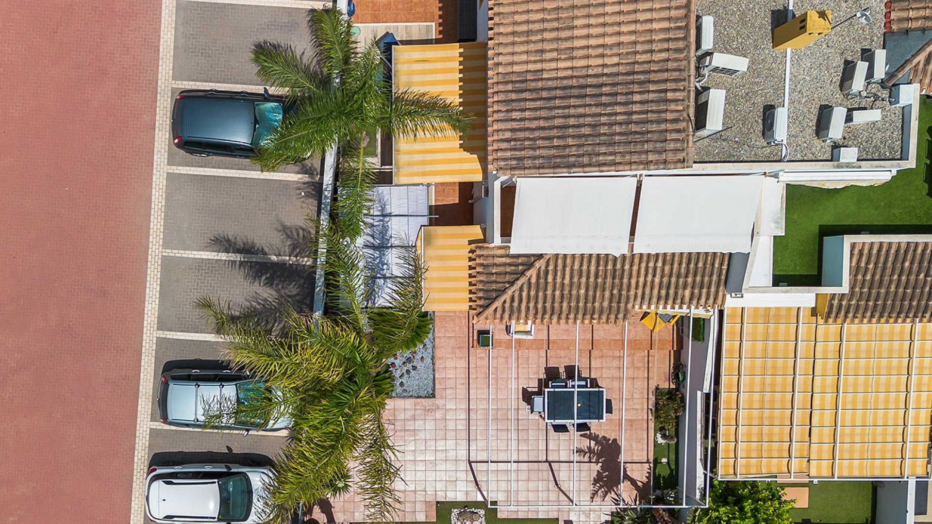 Reventa - Chalets -
Torre de la Horadada - Pueblo Latino