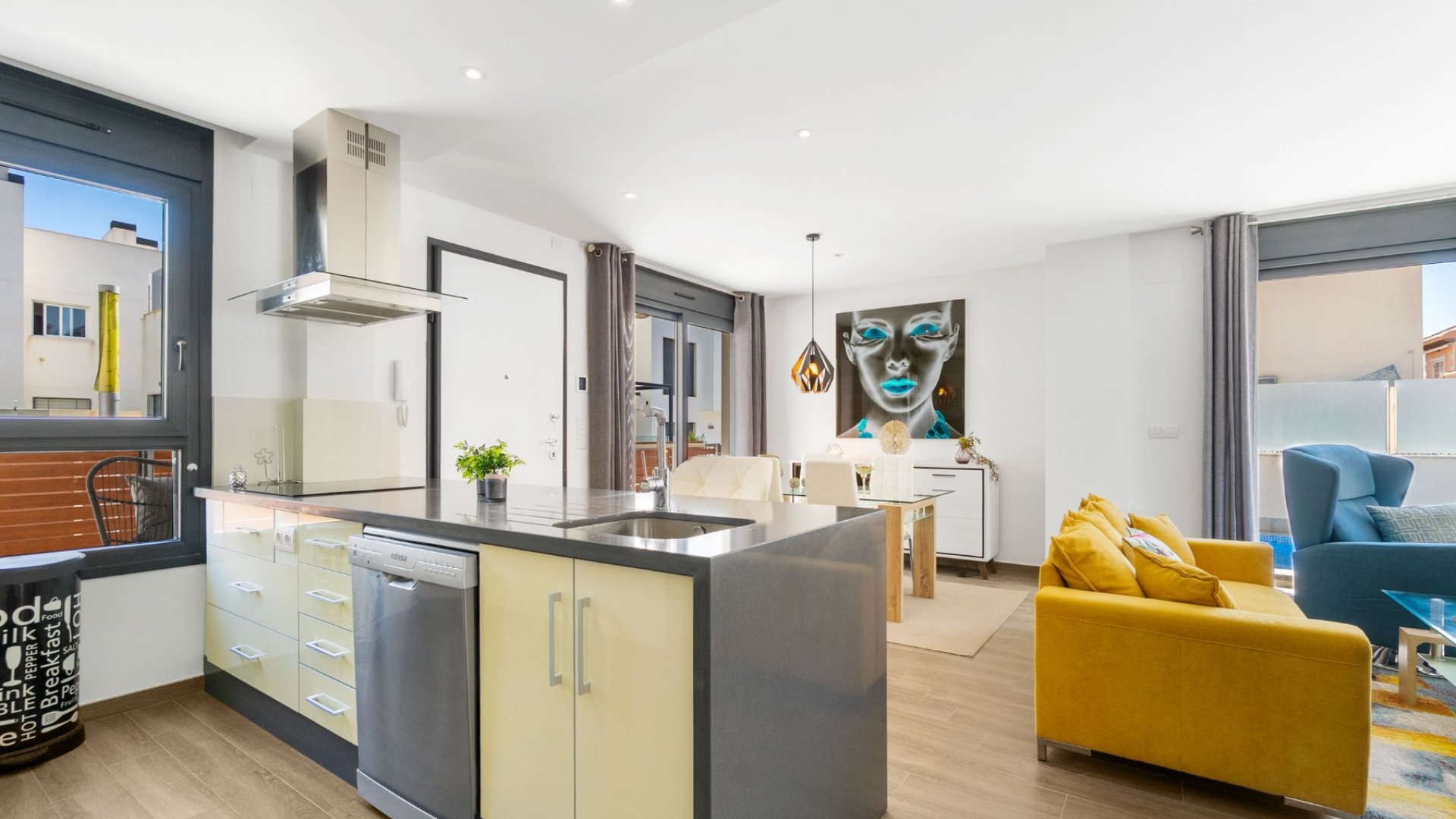 Reventa - Chalets -
Torrevieja - Aguas Nuevas